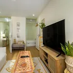 Apartment Whome 1-bed Notch Location Perfect To Explore *
