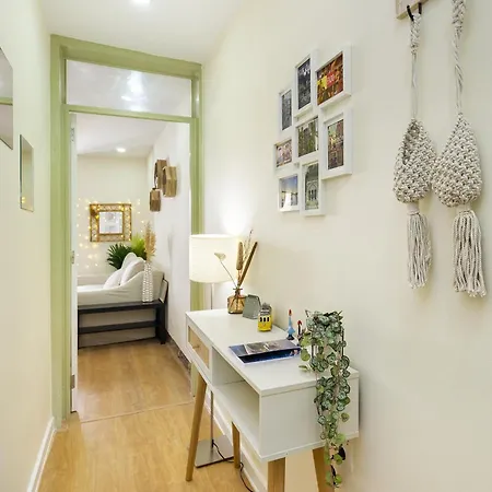 아파트 Whome 1-bed Notch Location Perfect To Explore 리스본